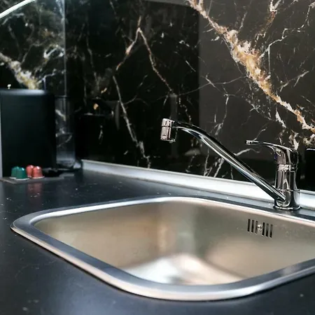 Marble Suite 40Sqm Center Ac 2Smarttv Netflix Apartament *