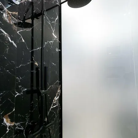 Marble Suite 40Sqm Center Ac 2Smarttv Netflix Apartament