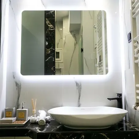 Marble Suite 40Sqm Center Ac 2Smarttv Netflix Apartament